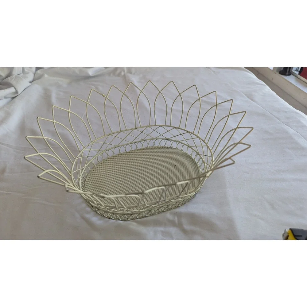 Vintage Cream Wire Scalloped Oval Basket Mesh Base Farmhouse Decor